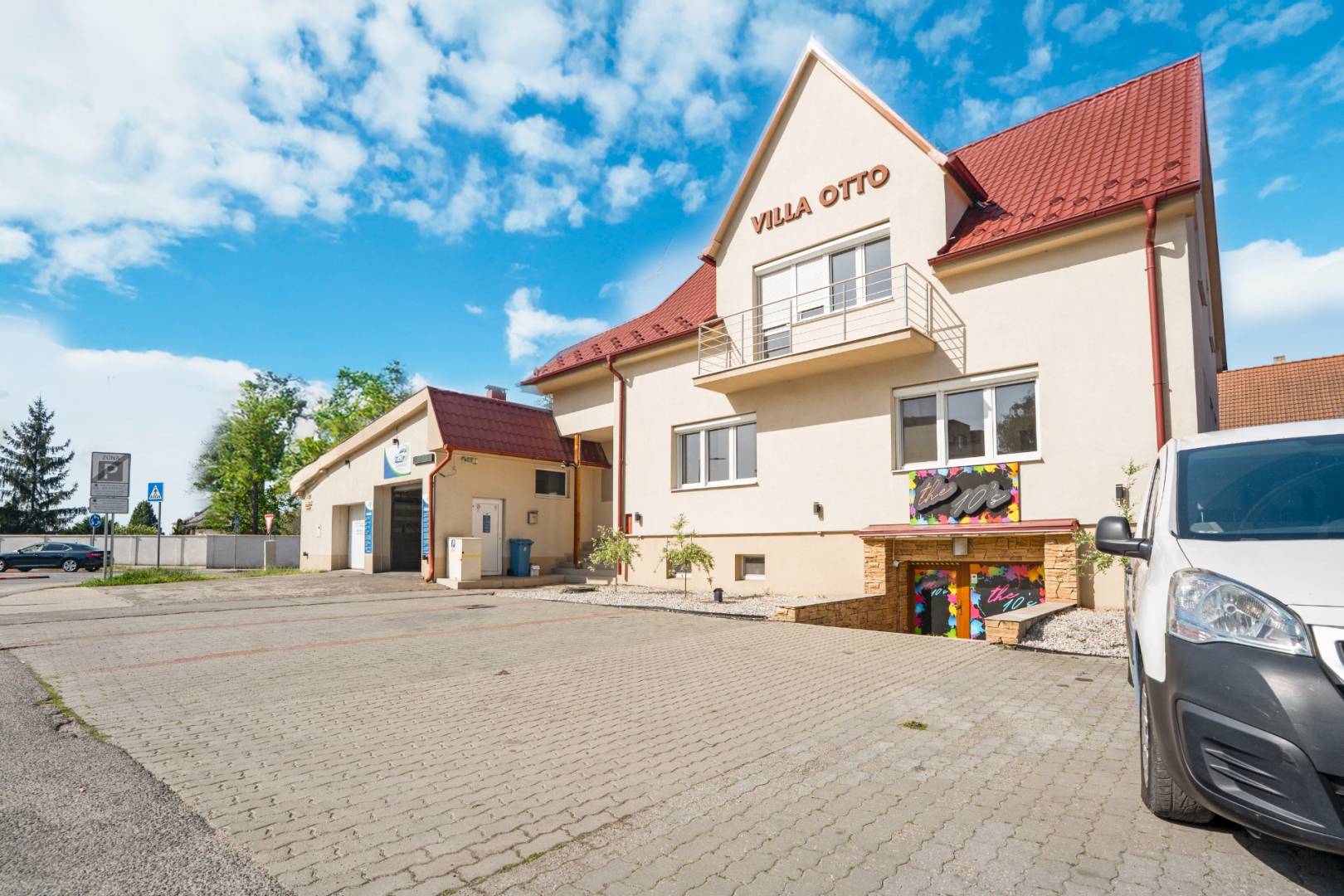 External property image