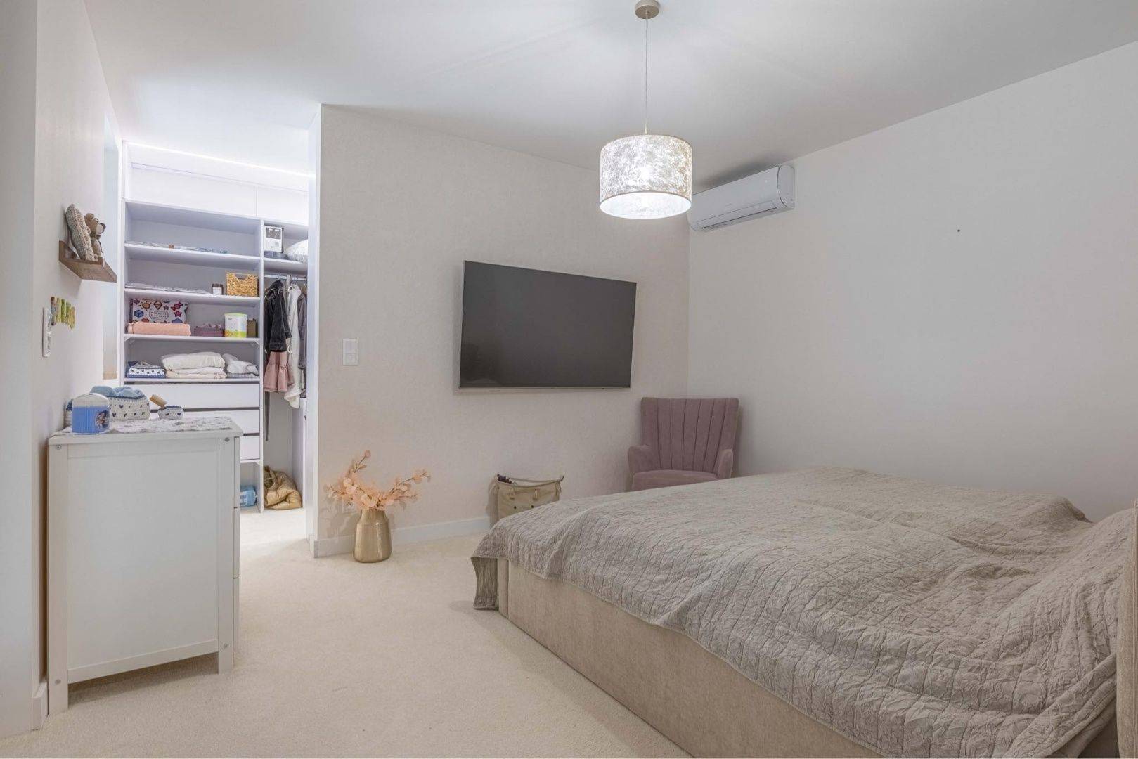 External property image