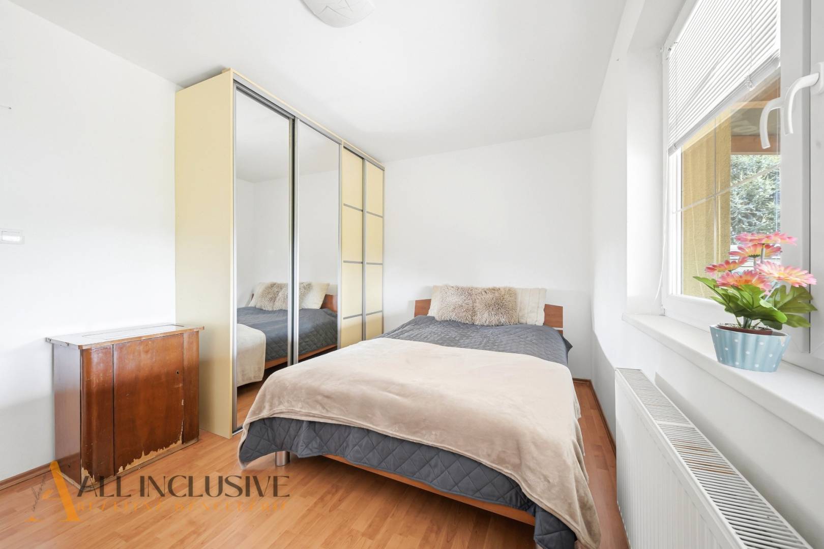 External property image