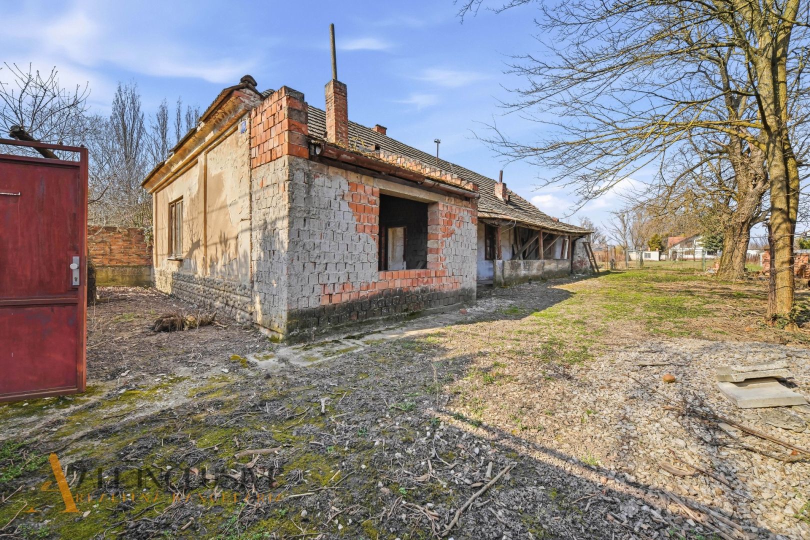 External property image