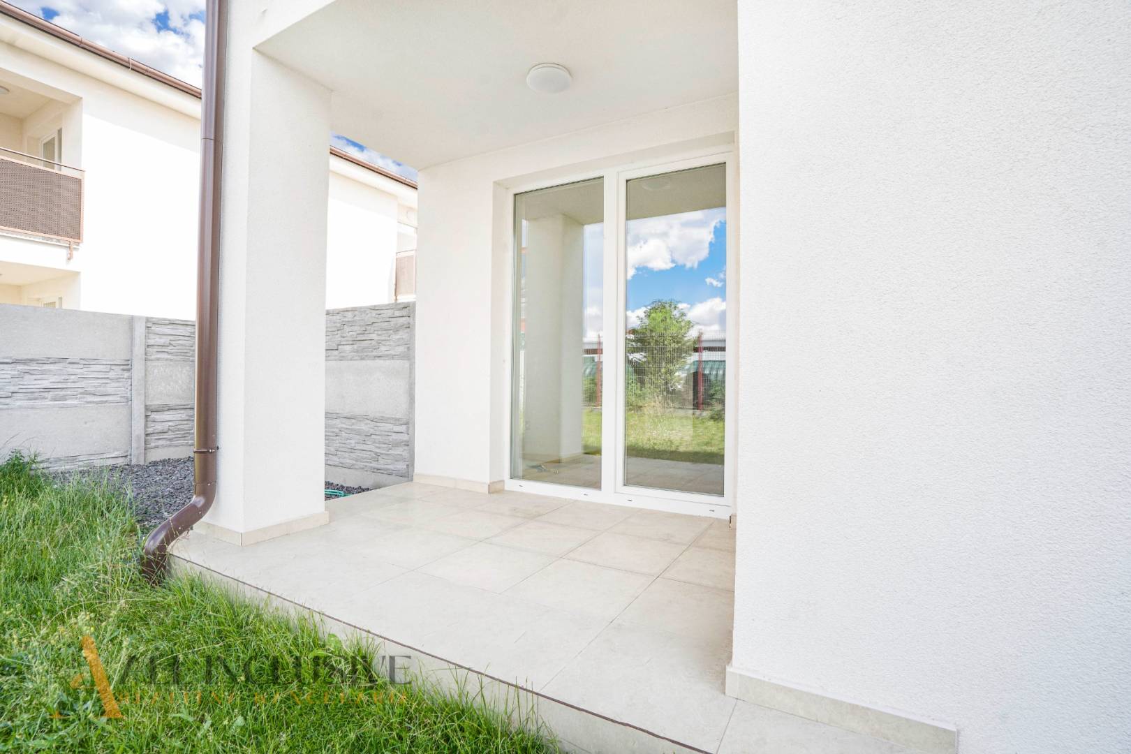 External property image