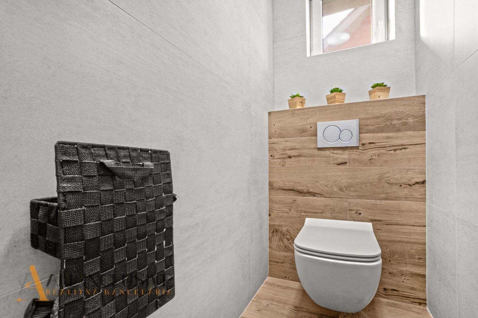 External property image