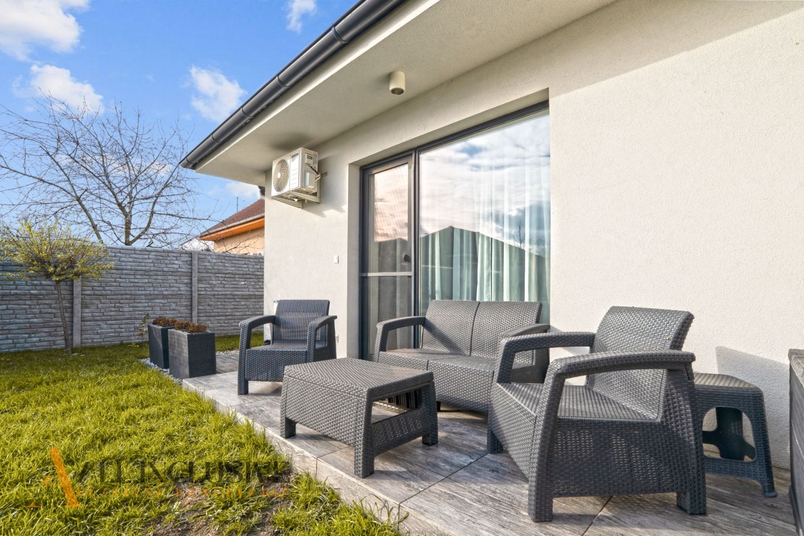 External property image