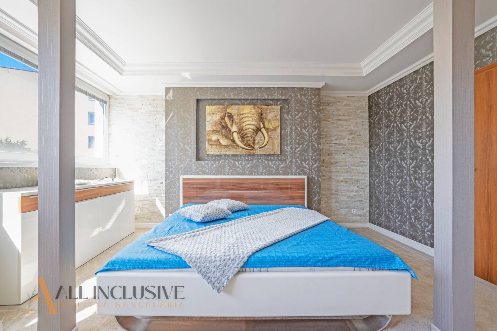 External property image