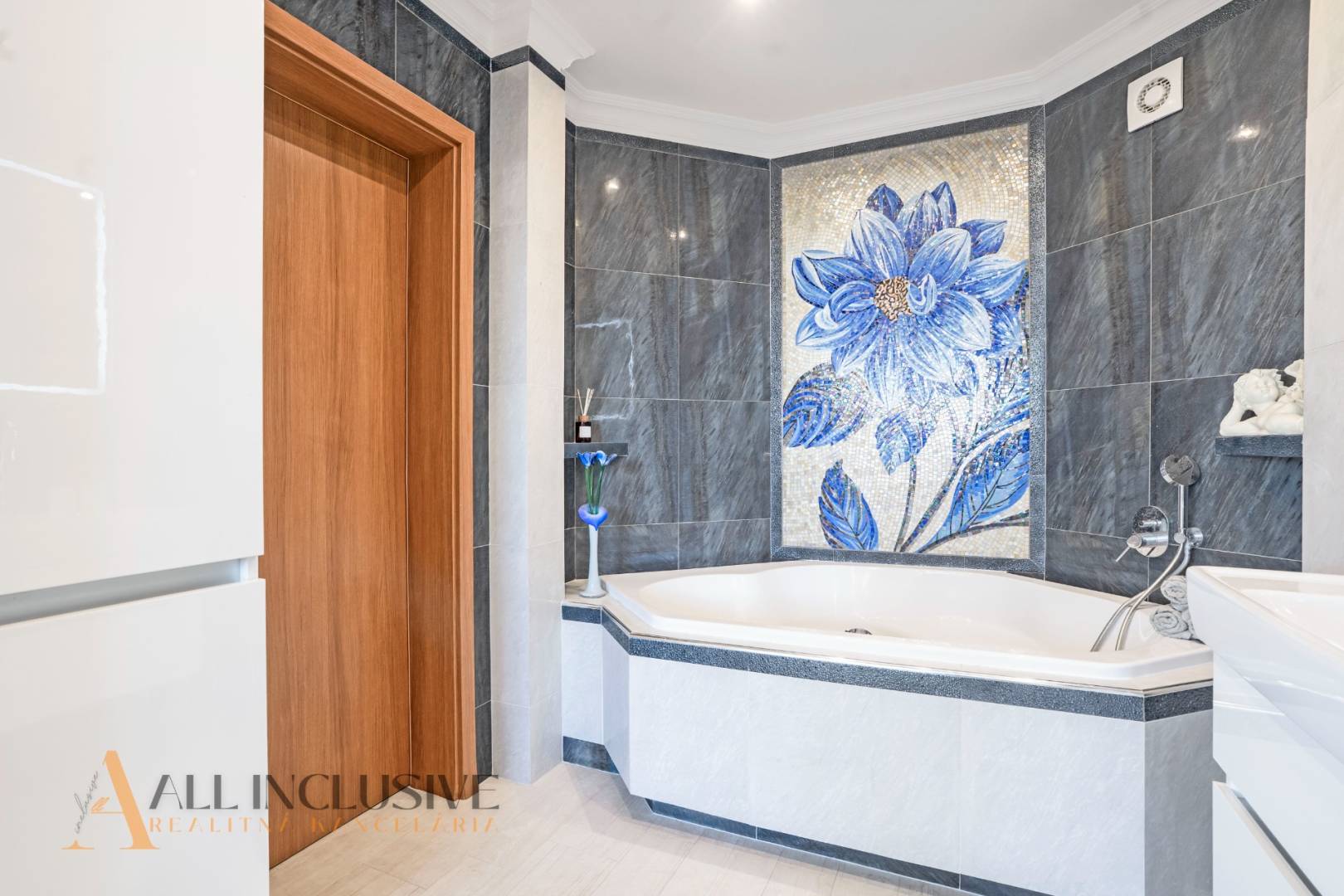 External property image