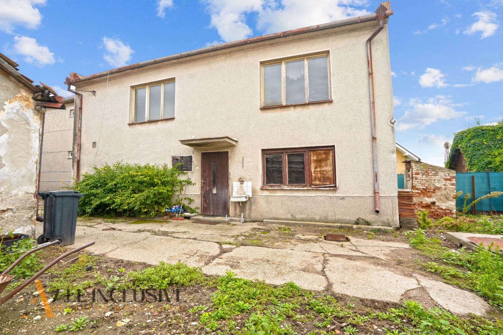 External property image