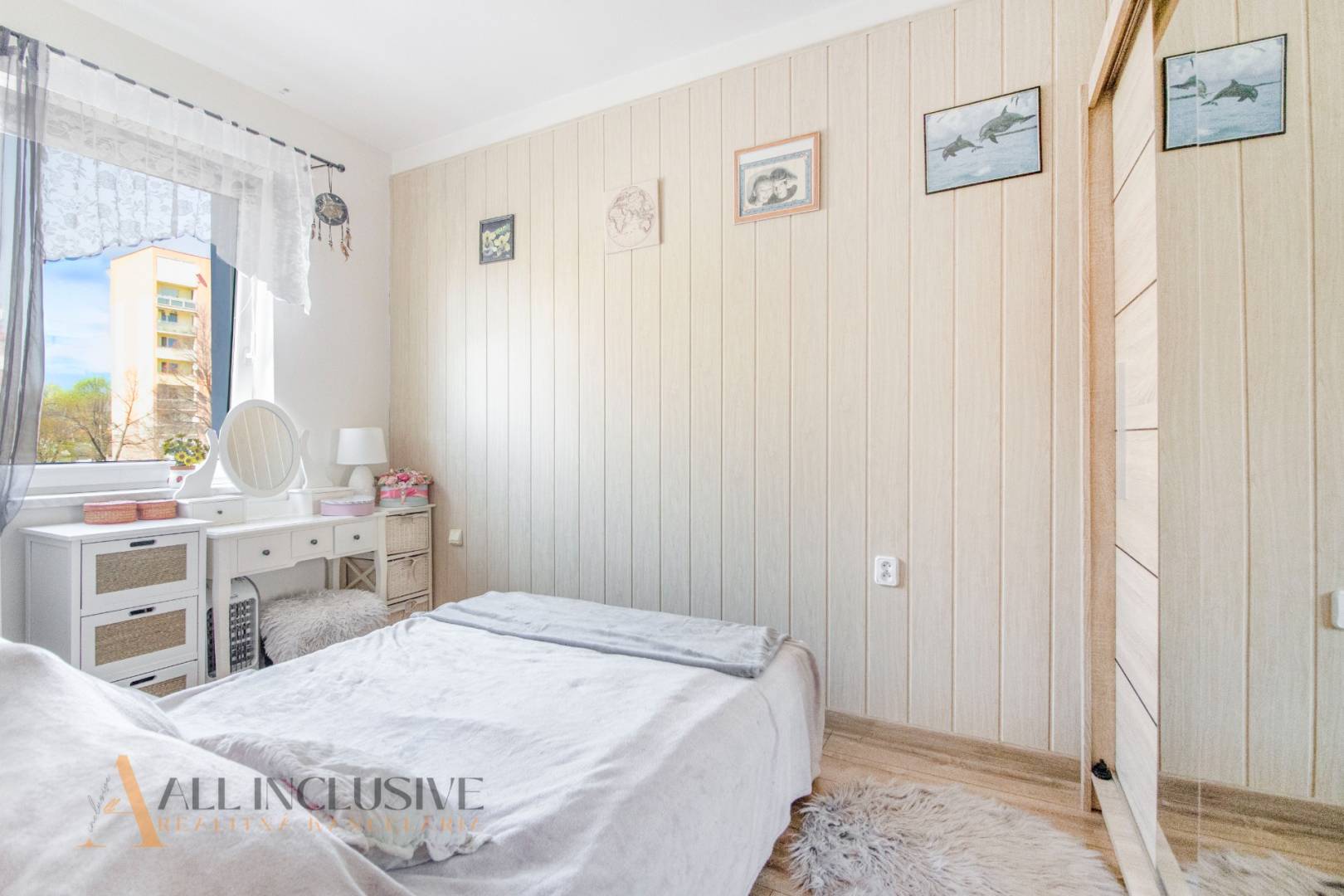 External property image