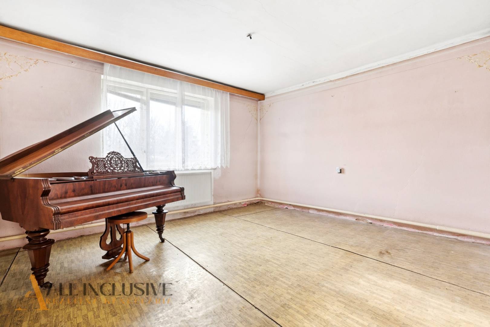 External property image