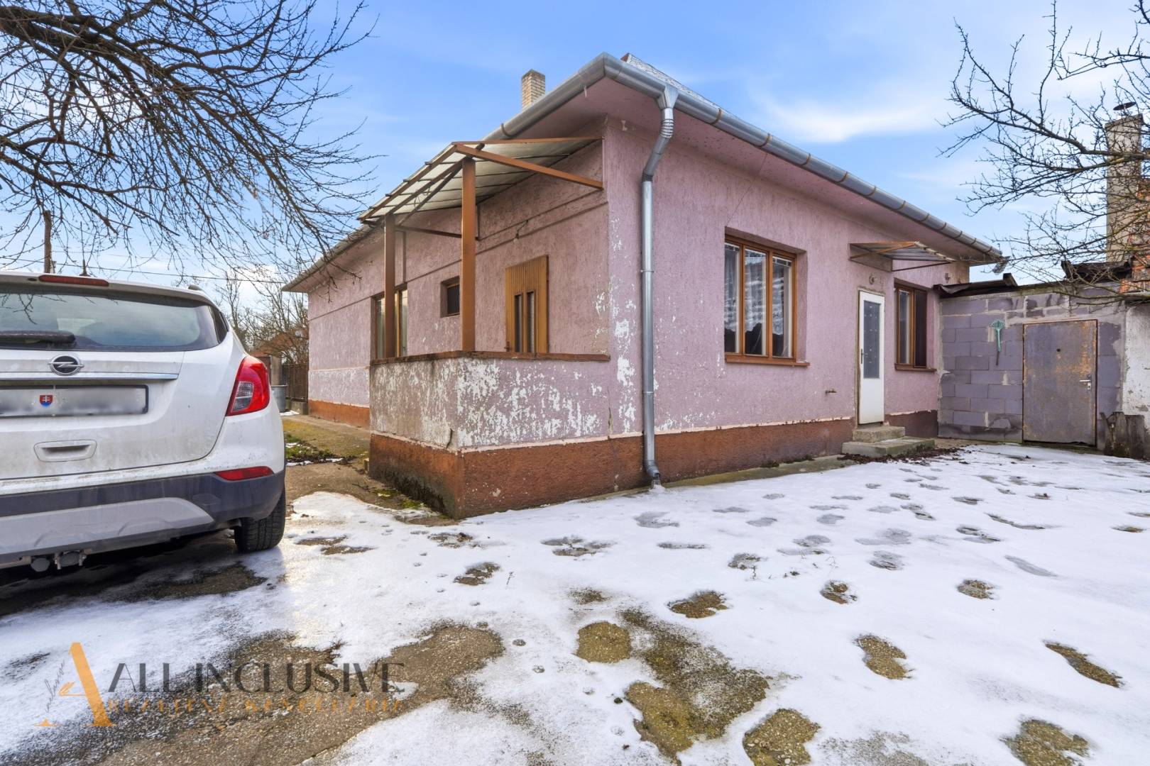 External property image