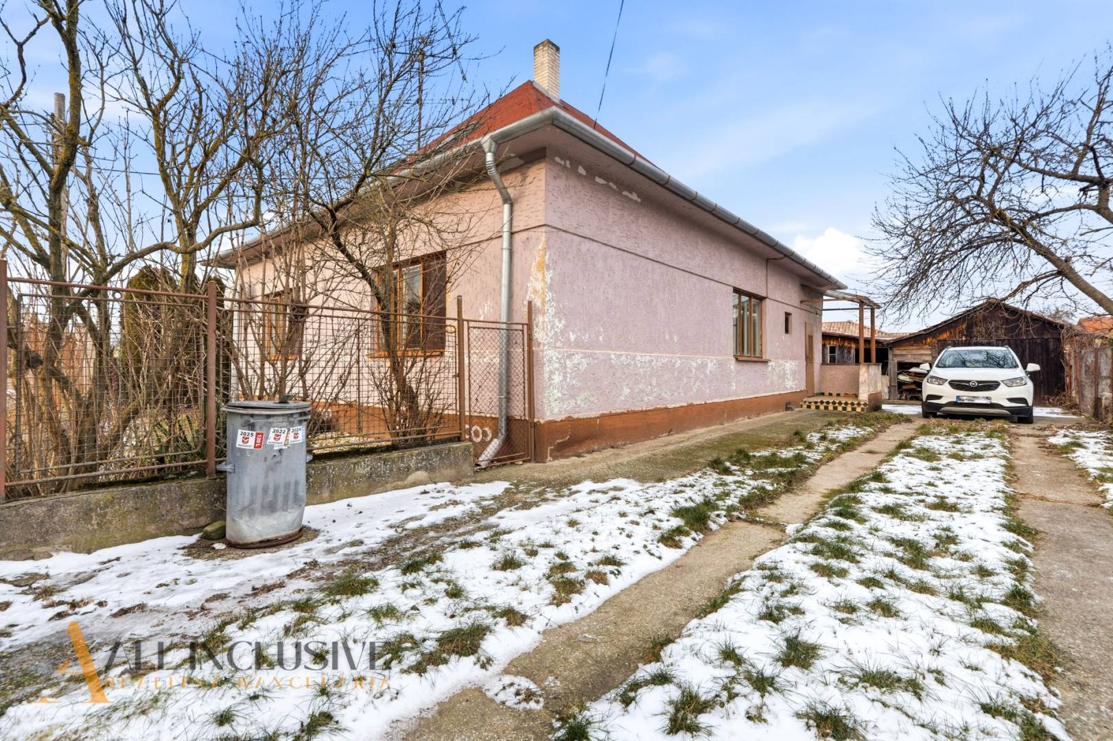 External property image