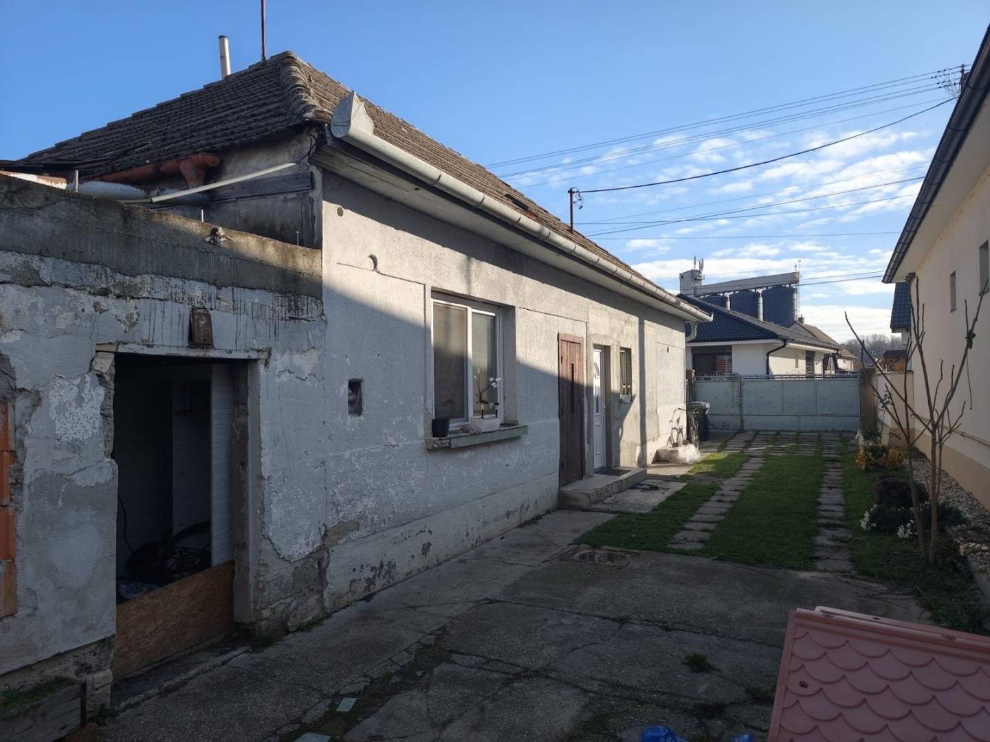 External property image