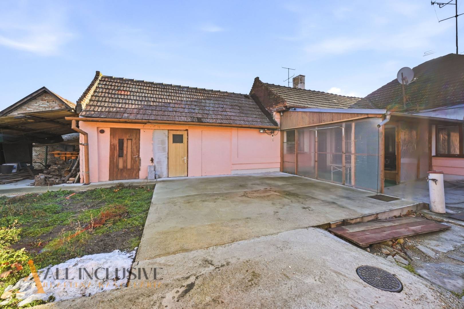 External property image