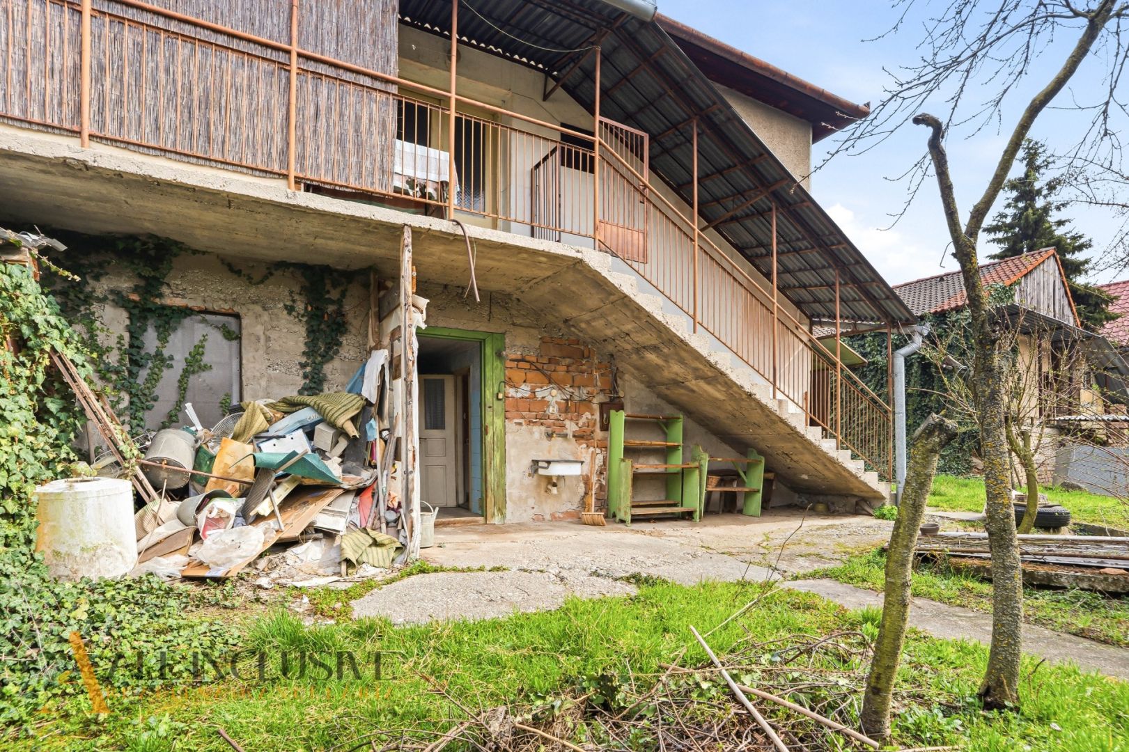 External property image