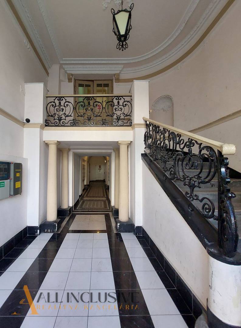 External property image