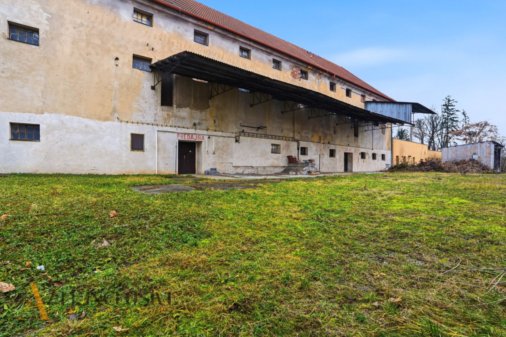 External property image