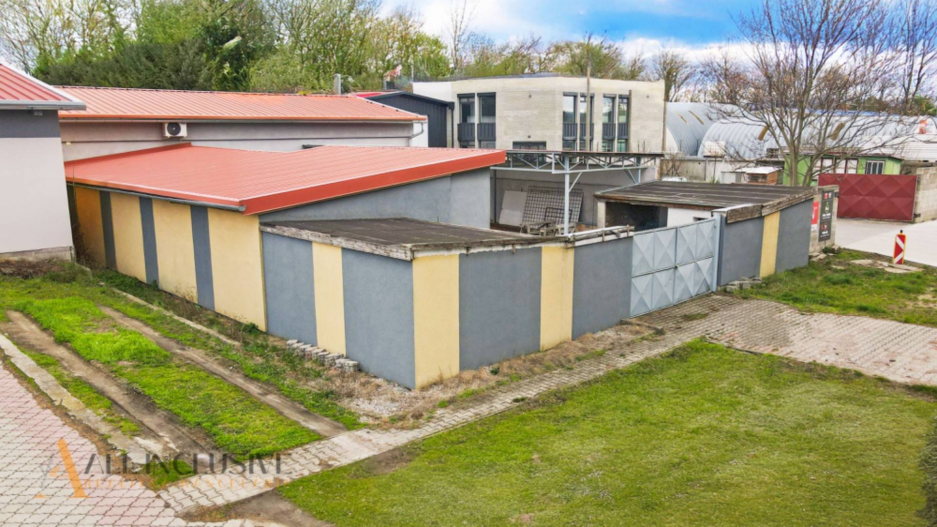 External property image