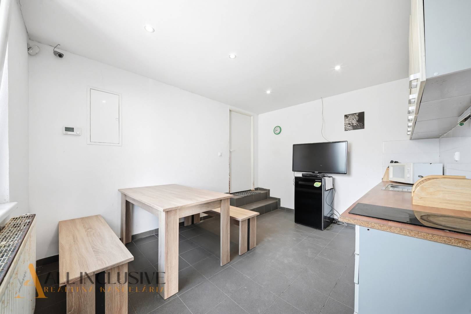 External property image