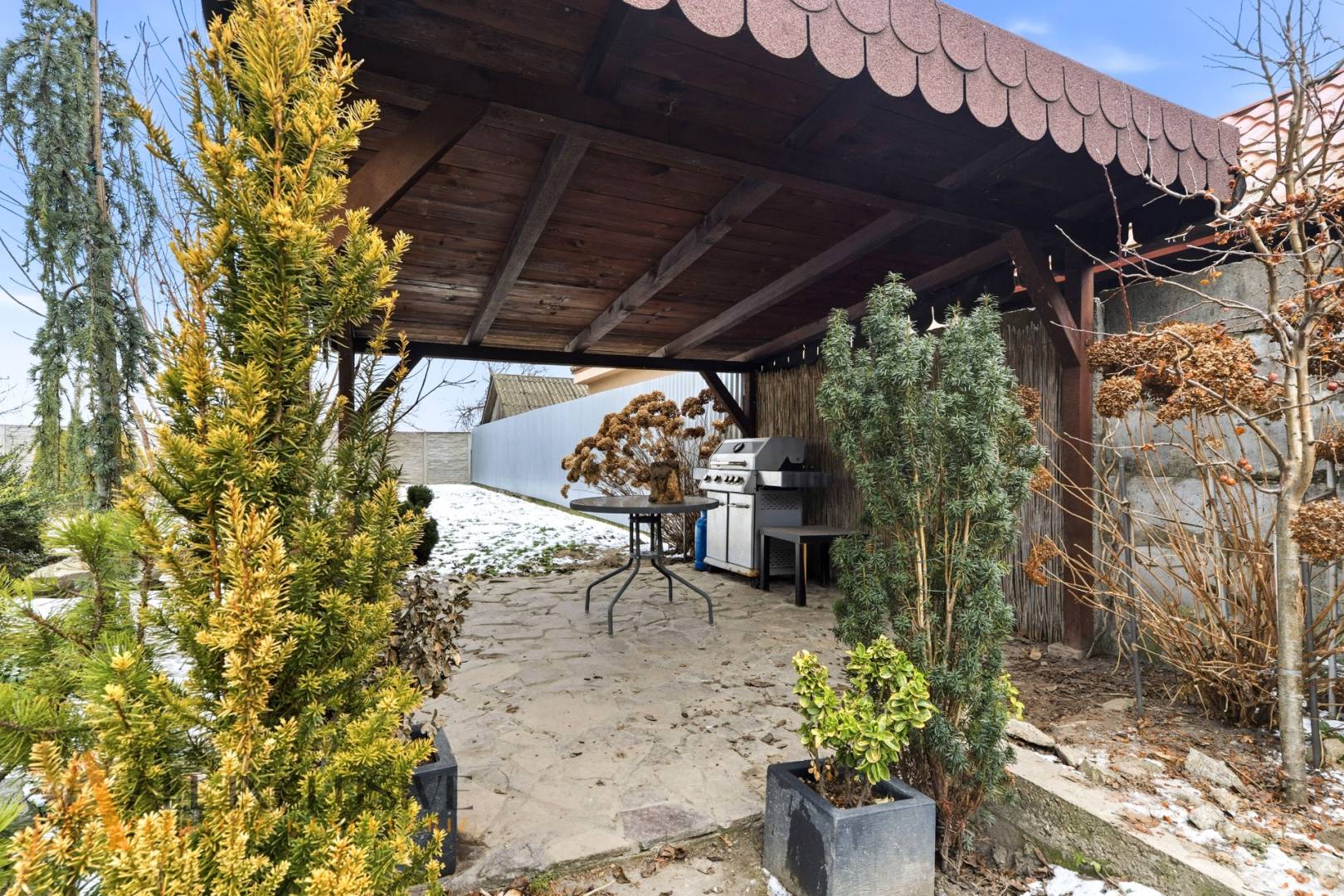 External property image