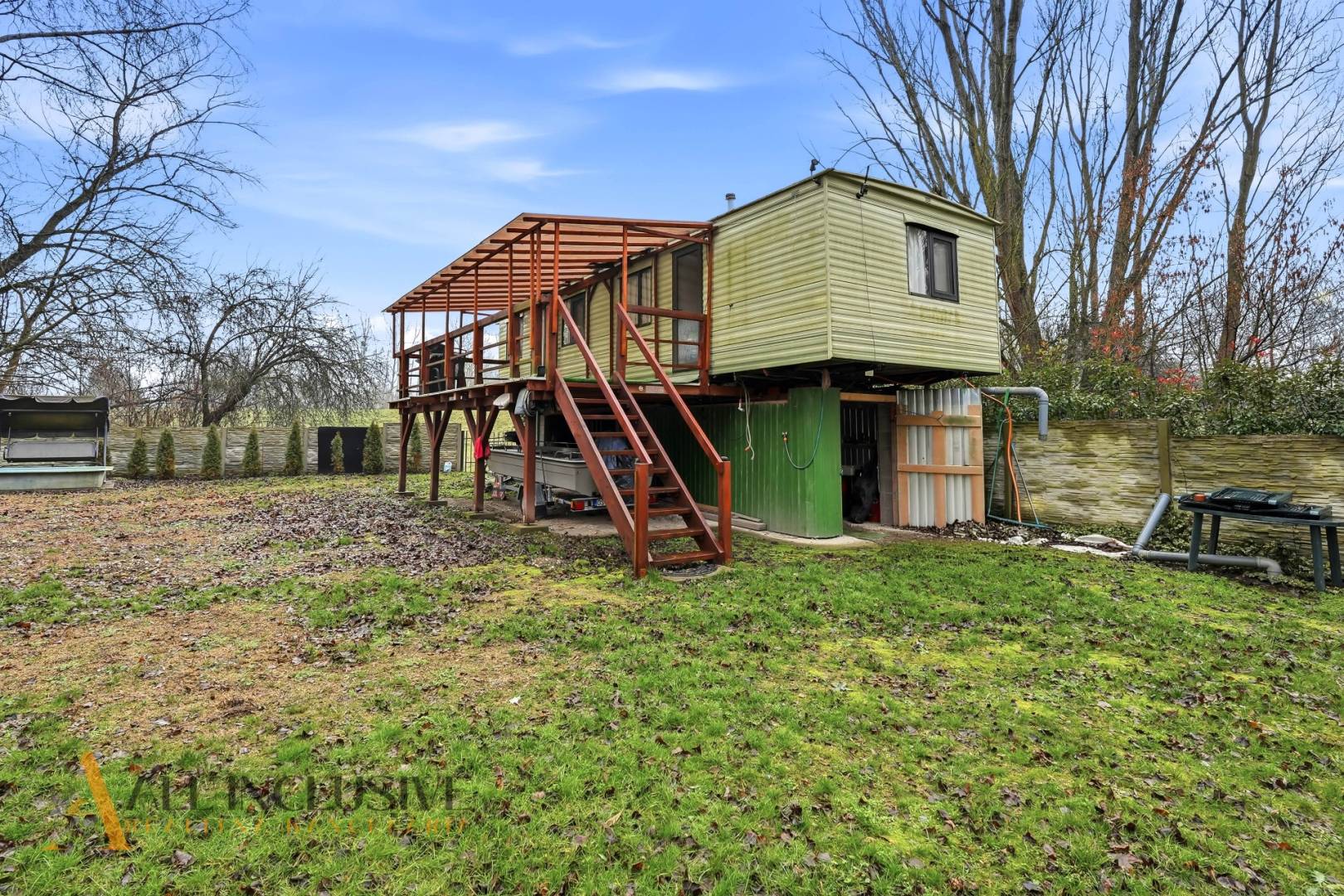 External property image