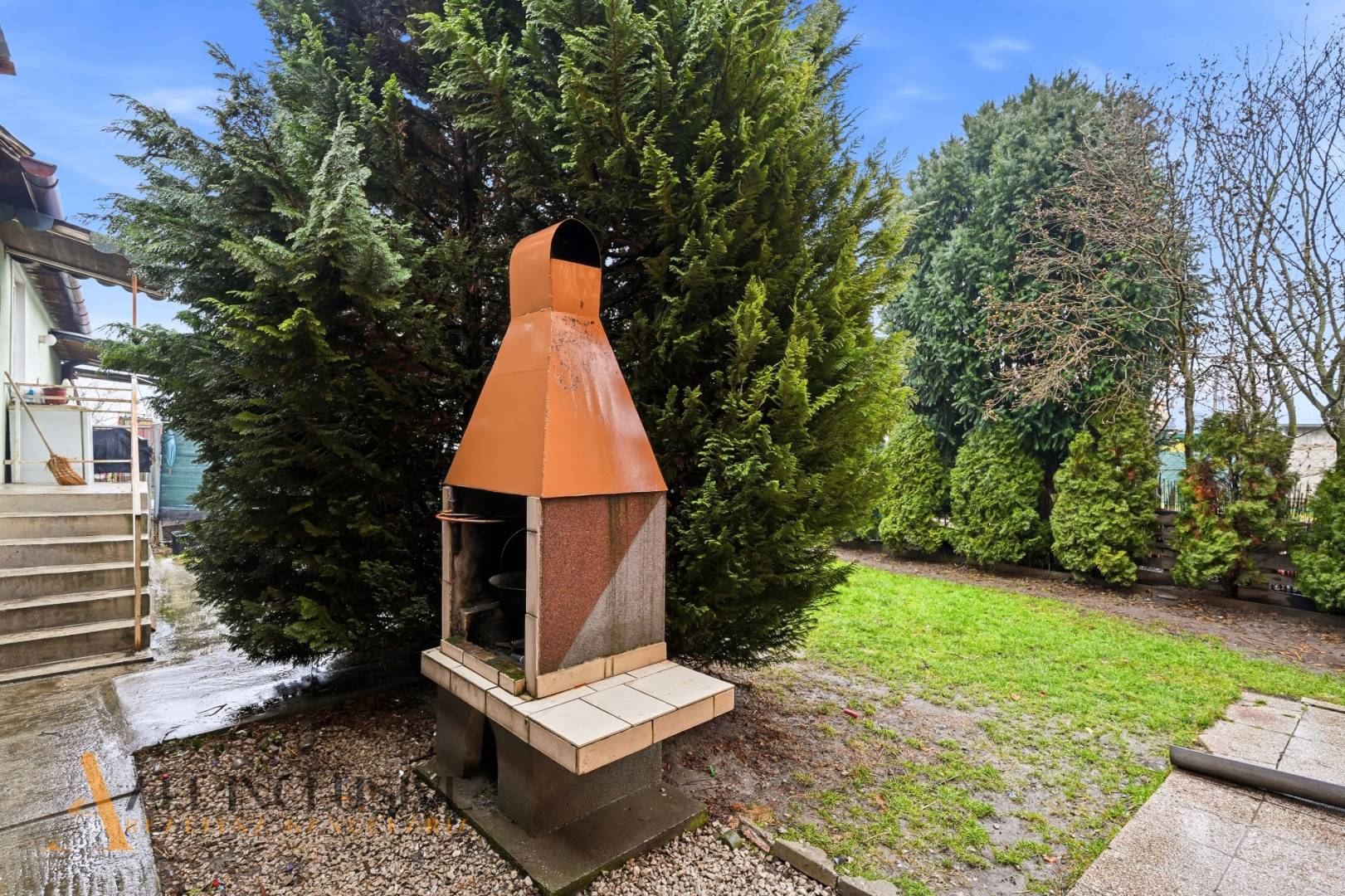 External property image