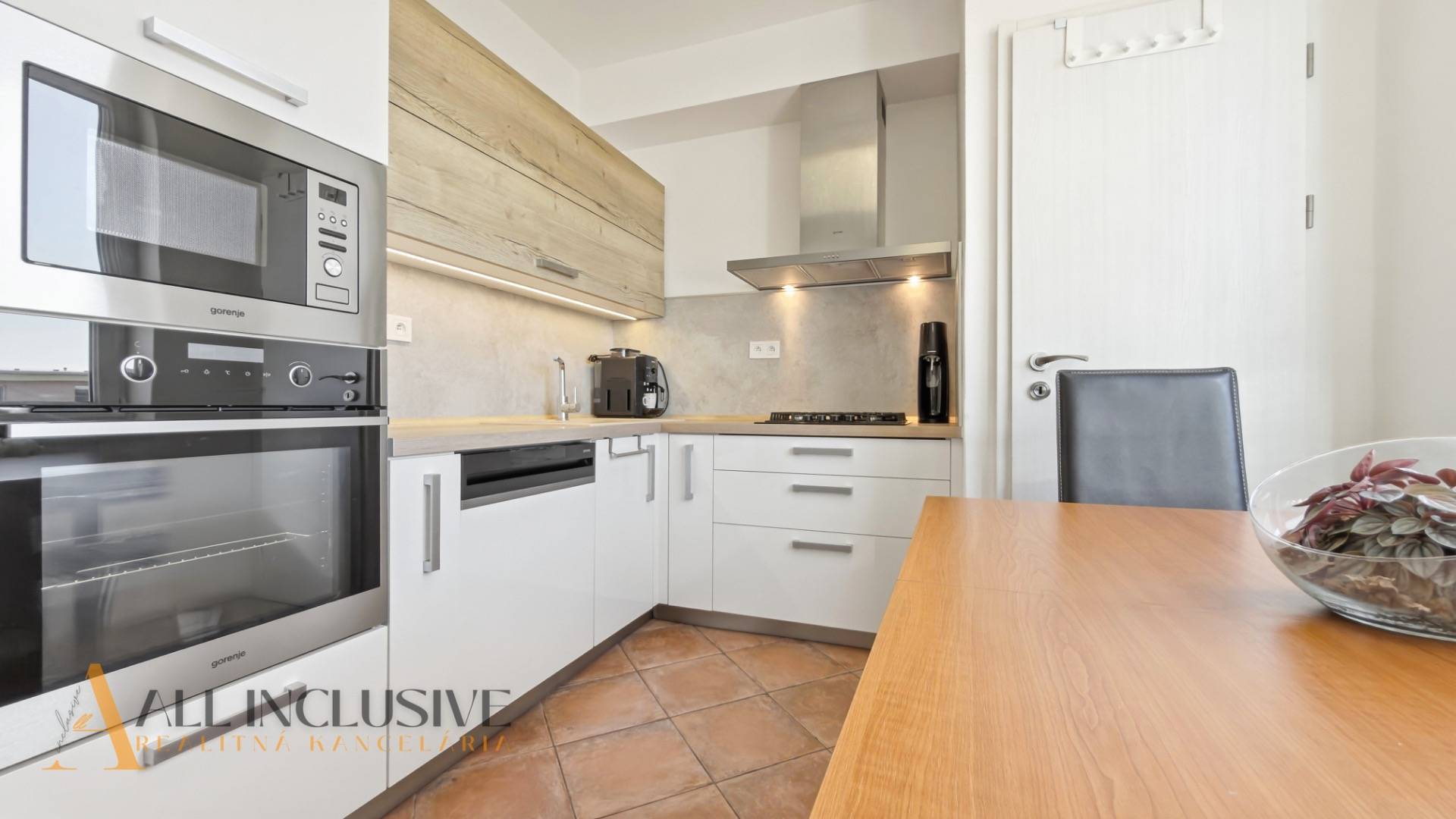 External property image