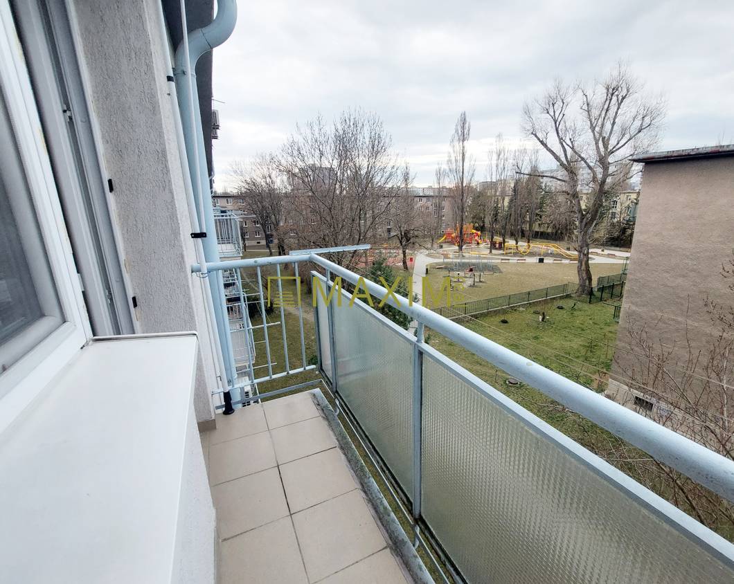 PRENÁJOM – V tehlovom bytovom dome 2 izbový byt na Trebišovskej ulici