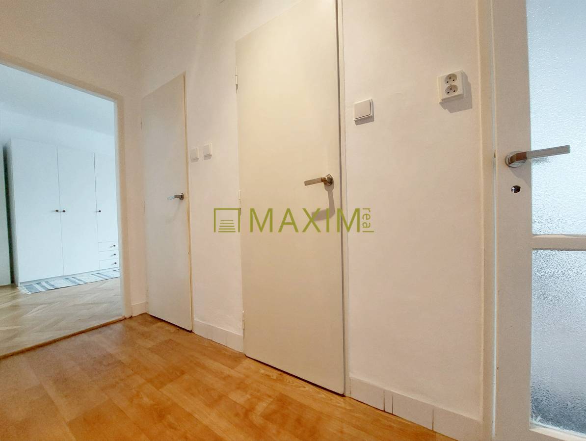 PRENÁJOM – V tehlovom bytovom dome 2 izbový byt na Trebišovskej ulici