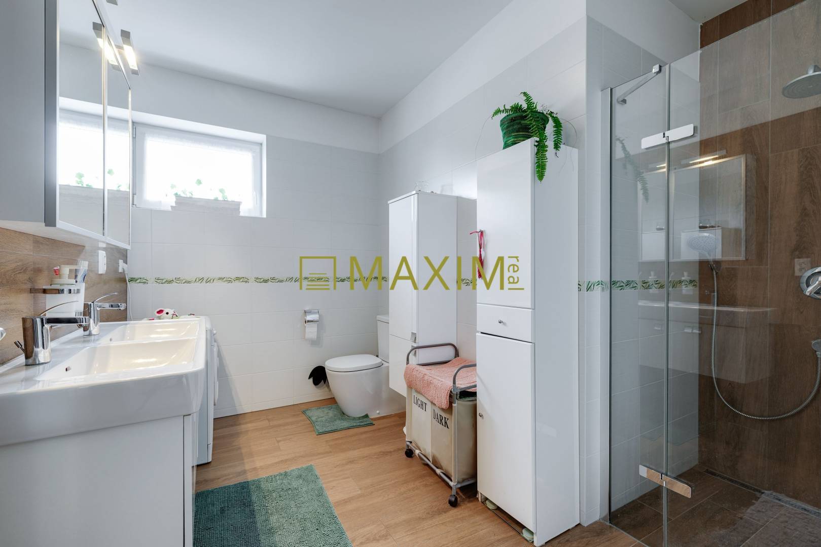 Moderný samostatne stojaci 4-izbový bungalov, Láb okres Malacky