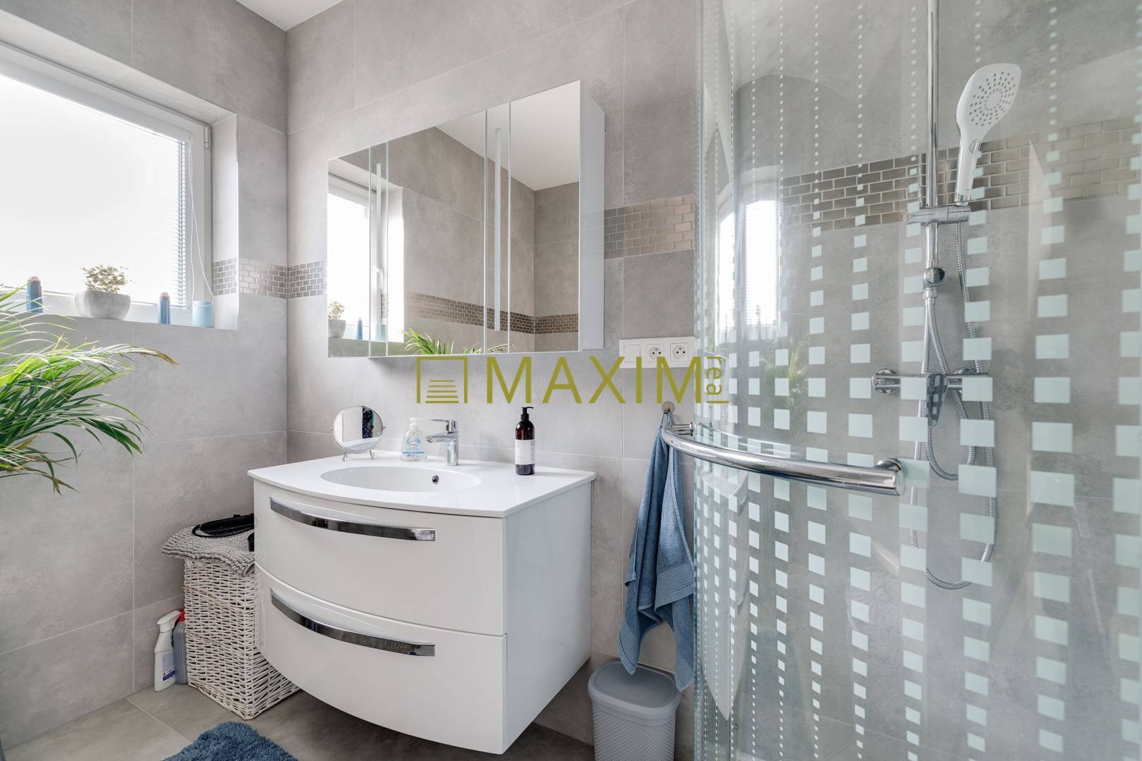 NOVOSTAVBA 2024 – Elegantný 3izb dvojdom s terasou,dizajnovou kuchyňou