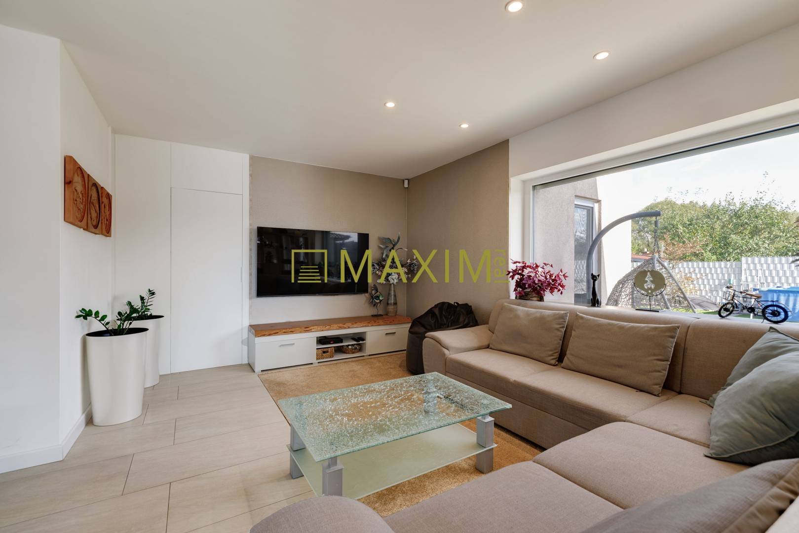 VÝNIMOČNÝ samostatne stojaci 4,5-izbový TOP dom v pokojnej lokalite MA