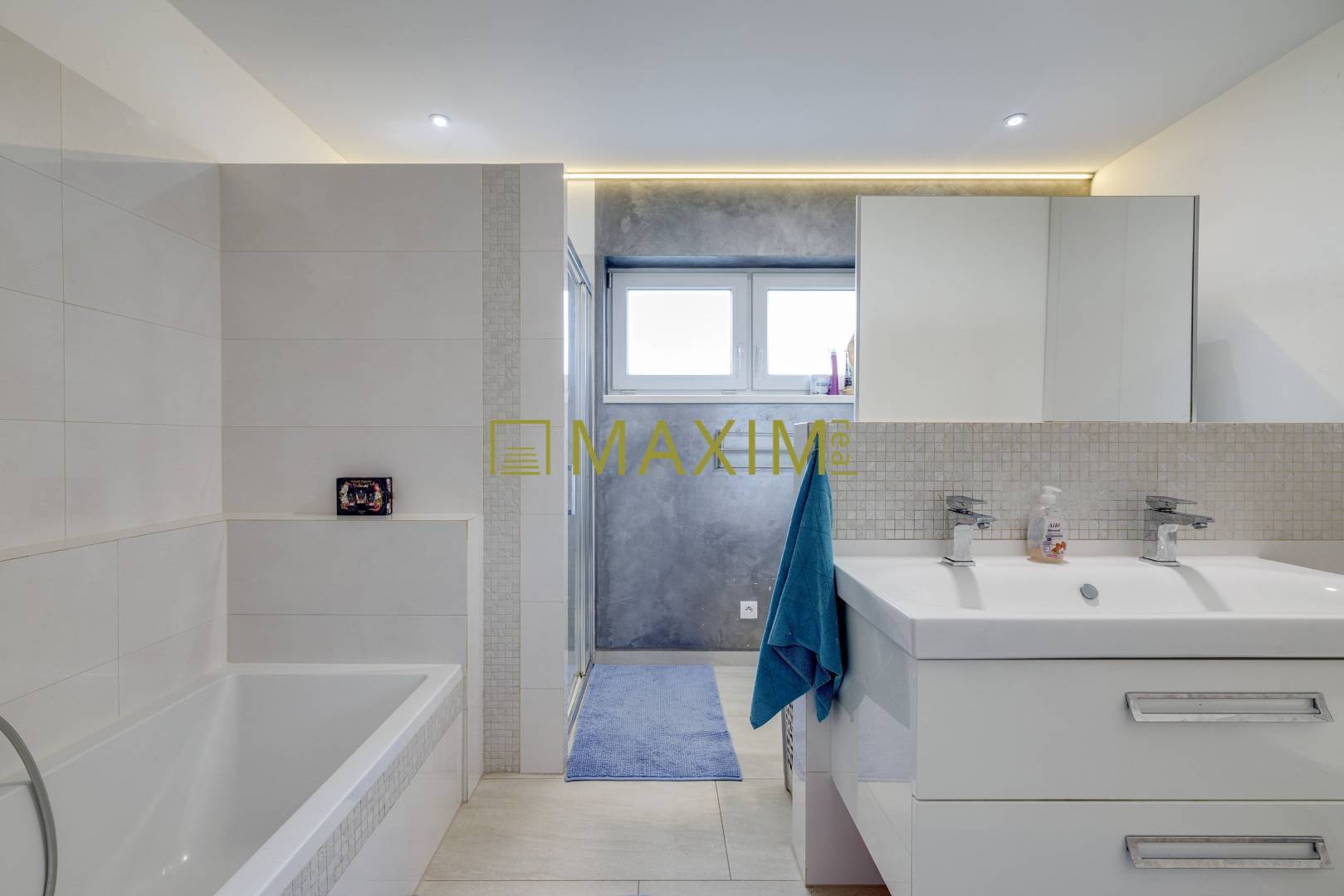 VÝNIMOČNÝ samostatne stojaci 4,5-izbový TOP dom v pokojnej lokalite MA