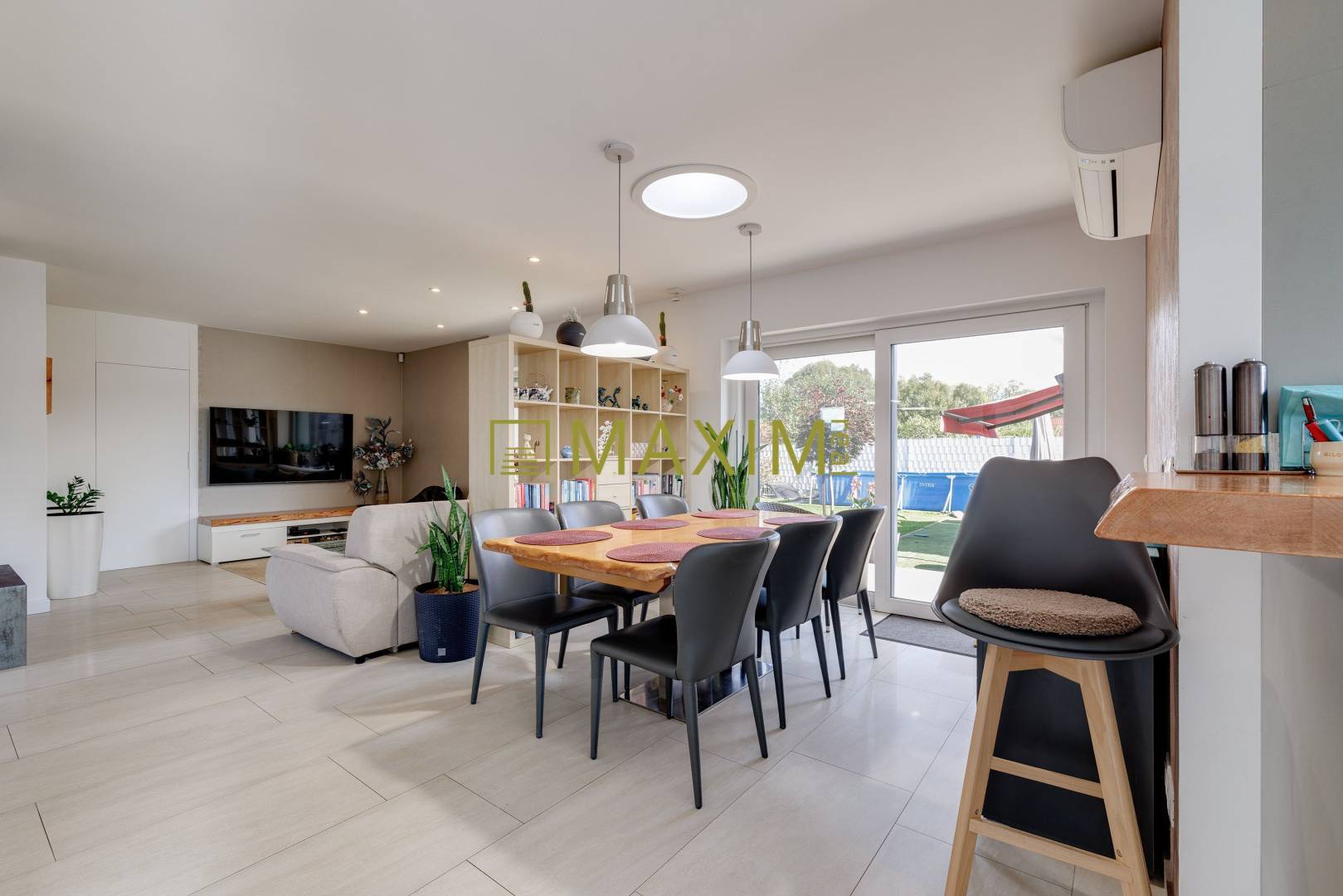 VÝNIMOČNÝ samostatne stojaci 4,5-izbový TOP dom v pokojnej lokalite MA