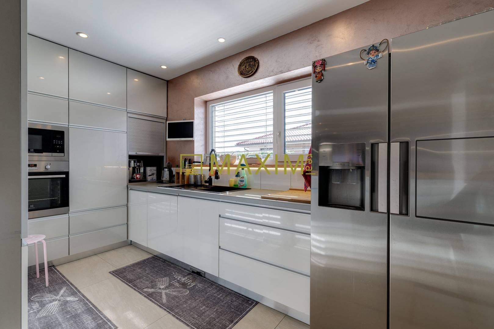 VÝNIMOČNÝ samostatne stojaci 4,5-izbový TOP dom v pokojnej lokalite MA