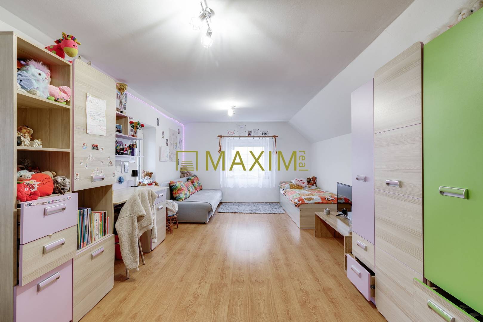 Veľkopriestorový dvojgeneračný 6 izbový dom s potenciálom k podnikaniu