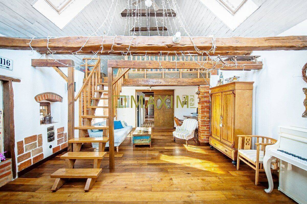 TOP – Okúzlujúci dom, zariadený vo vintage štýle s jedinečným pozemkom