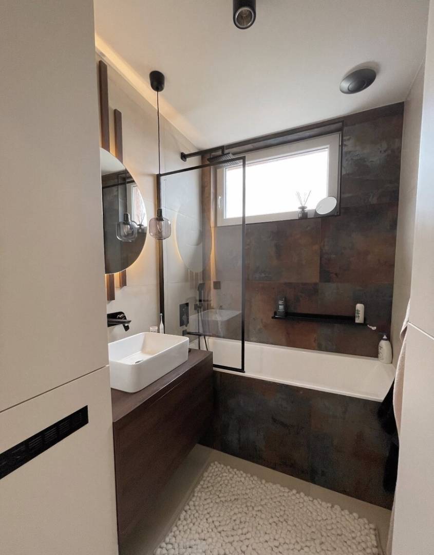 Moderné bývanie pod Zoborom v 3 izbovom byte s terasou a s garážou