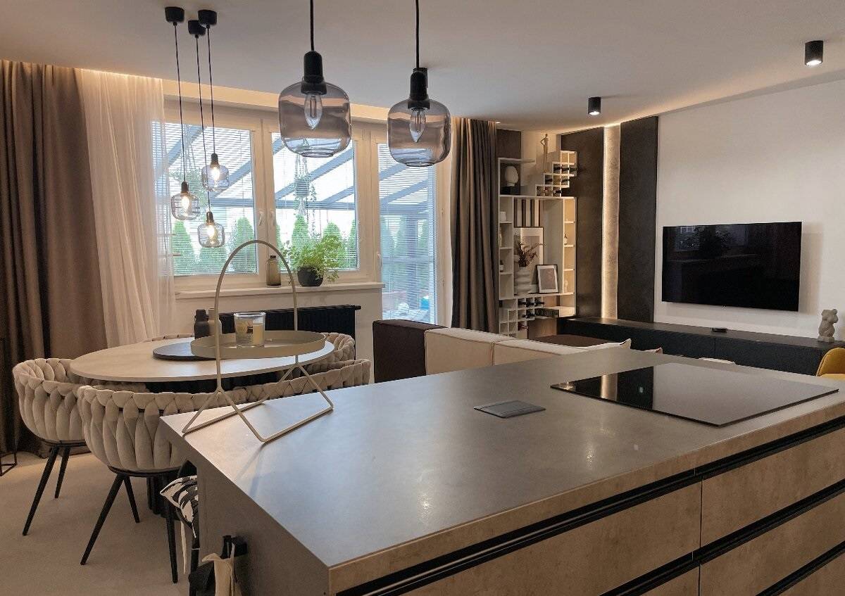 Moderné bývanie pod Zoborom v 3 izbovom byte s terasou a s garážou