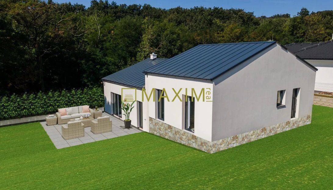 Novostavba v Štitároch pod lesom