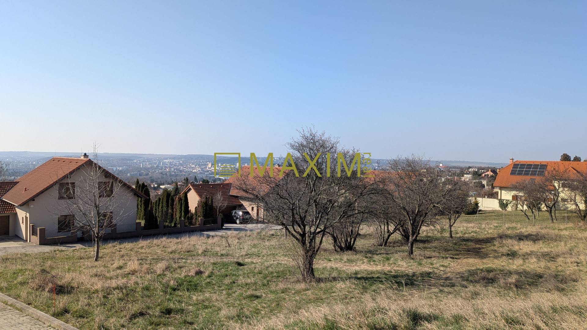 Lukratívny stavebný pozemok 936 m2 pod Zoborom, Višňová ulica