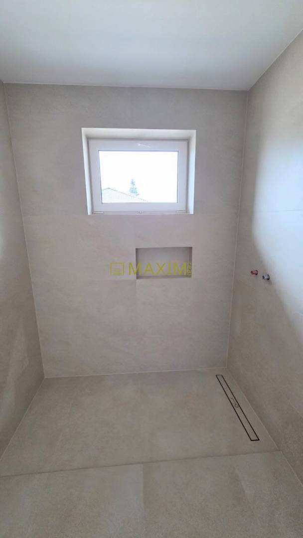 Bungalov v centre obce Cabaj Čápor v štandarde, Wágnerova ulica, Dom č