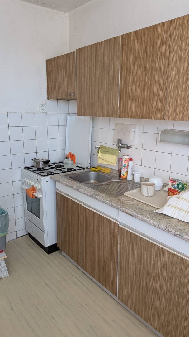 Radový domček na Zobore s výhľadom na mesto, Ružová ulica, garáž