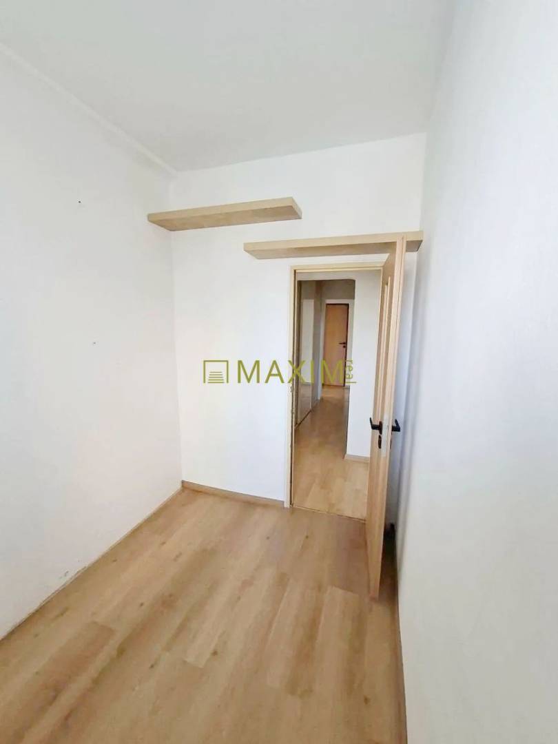 4- izbový byt s 2 loggiami na ulici Čsl. parašutistov na prenájom