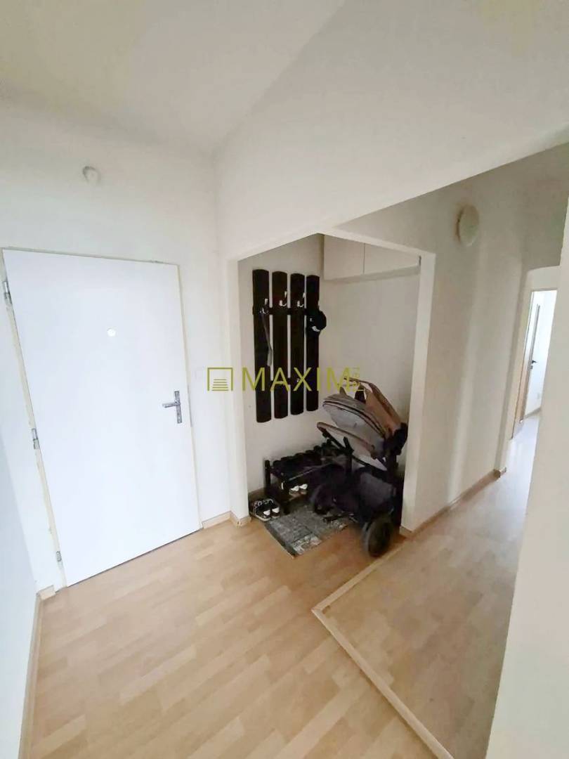 4- izbový byt s 2 loggiami na ulici Čsl. parašutistov na prenájom