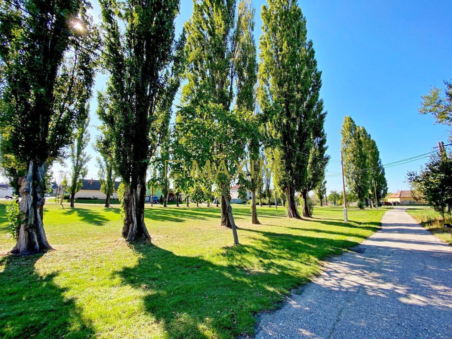 Exkluzívna šanca! Stavebný pozemok vo Vlčanoch, len na skok od Šale.