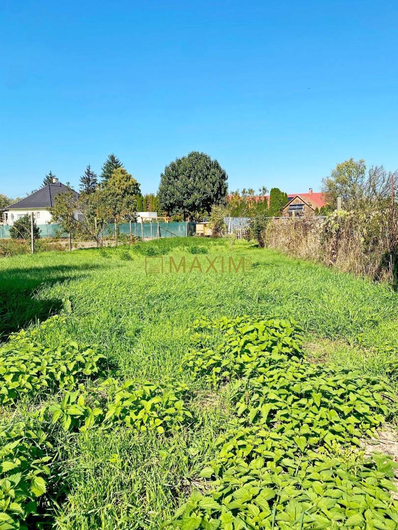 Exkluzívna šanca! Stavebný pozemok vo Vlčanoch, len na skok od Šale.