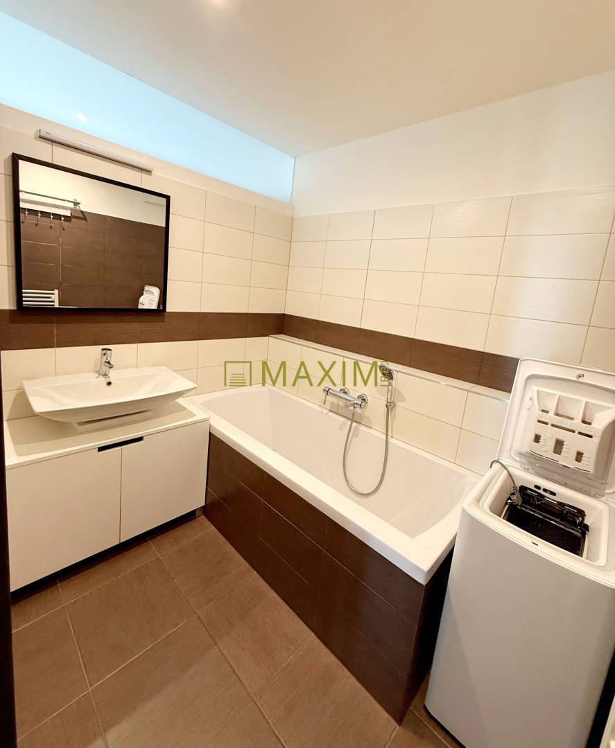 Na skok do centra- 2,5 izb. (75m2) zariadený byt v novostavbe