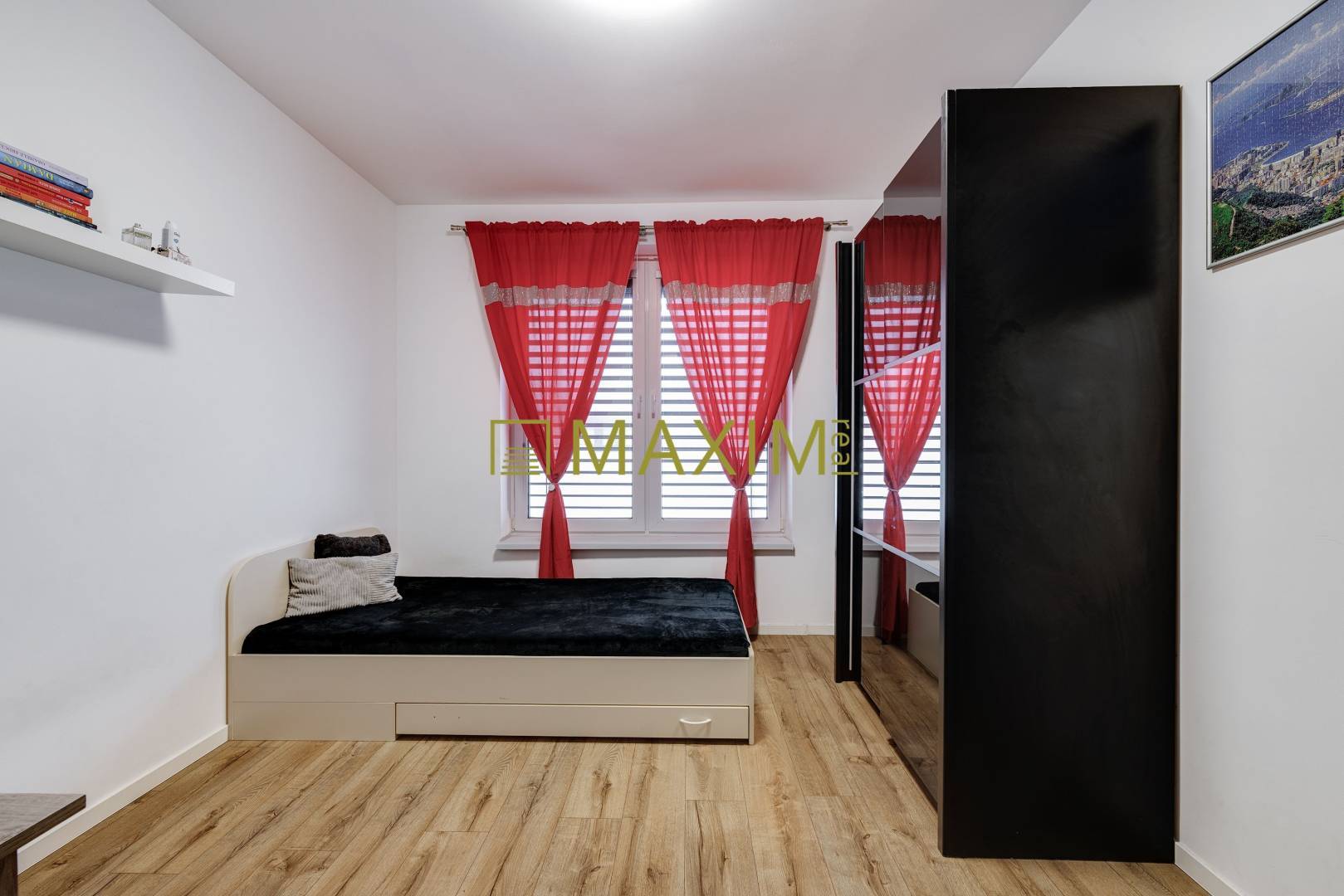 REZERVOVANE! Moderný 4-izbový dom s krbom,terasou a smart technologiou