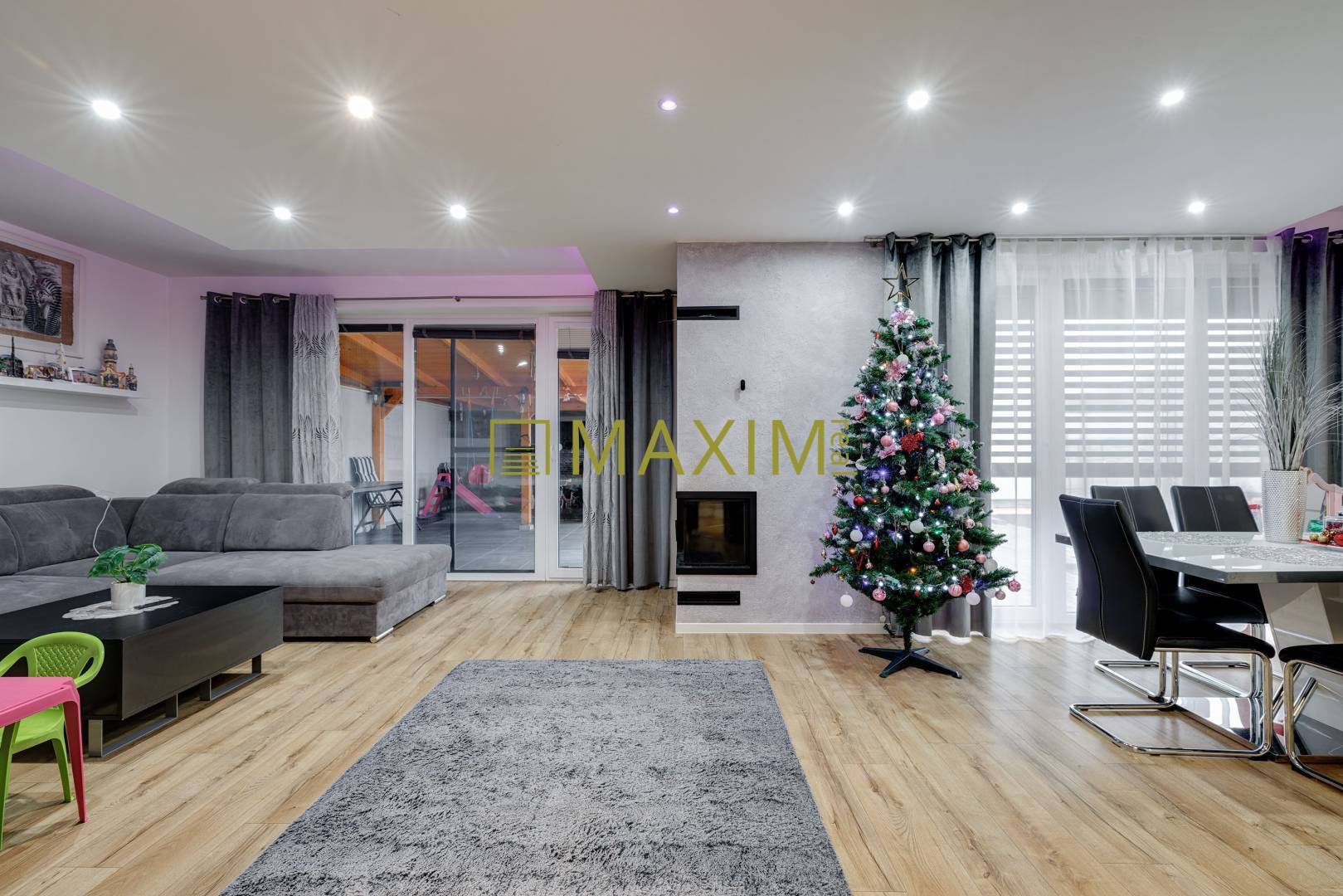 REZERVOVANE! Moderný 4-izbový dom s krbom,terasou a smart technologiou