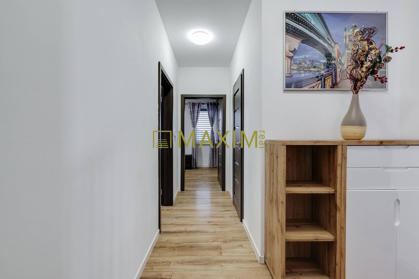 REZERVOVANE! Moderný 4-izbový dom s krbom,terasou a smart technologiou