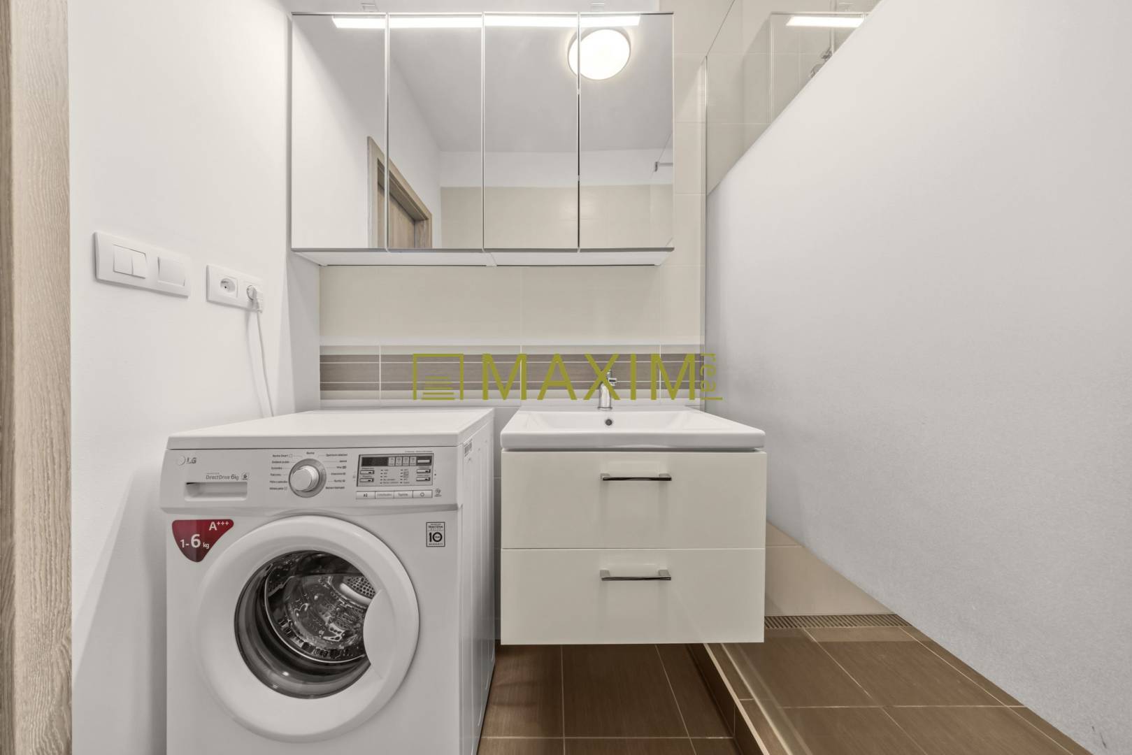 REZERVOVANÝ – Kompletne zrekonštruovaný 3 izbový byt na ulici Fedinova